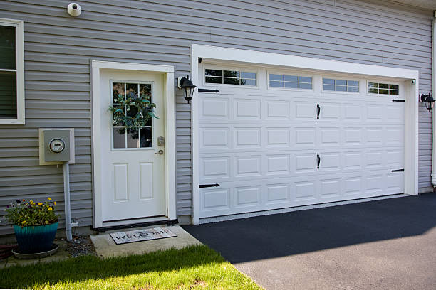 24/7 Emergency Garage Door Panel Replacement experts in Carroll, IA